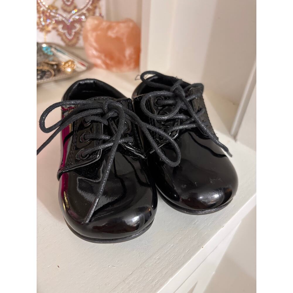 JOSMO Patent Leather Toddler Tuxedo Shoes Size 6